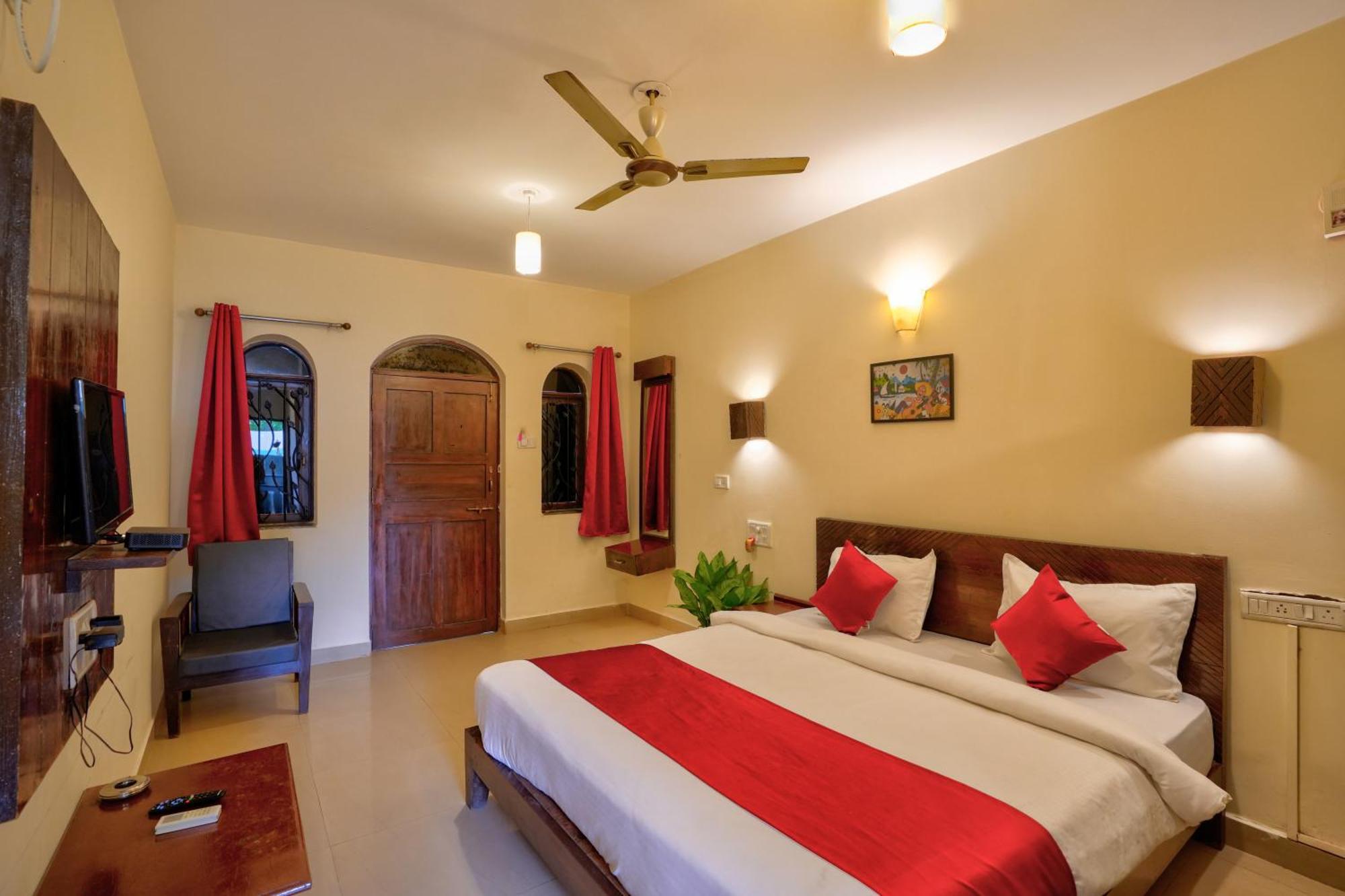 Hotel Salty Waves Baga Εξωτερικό φωτογραφία