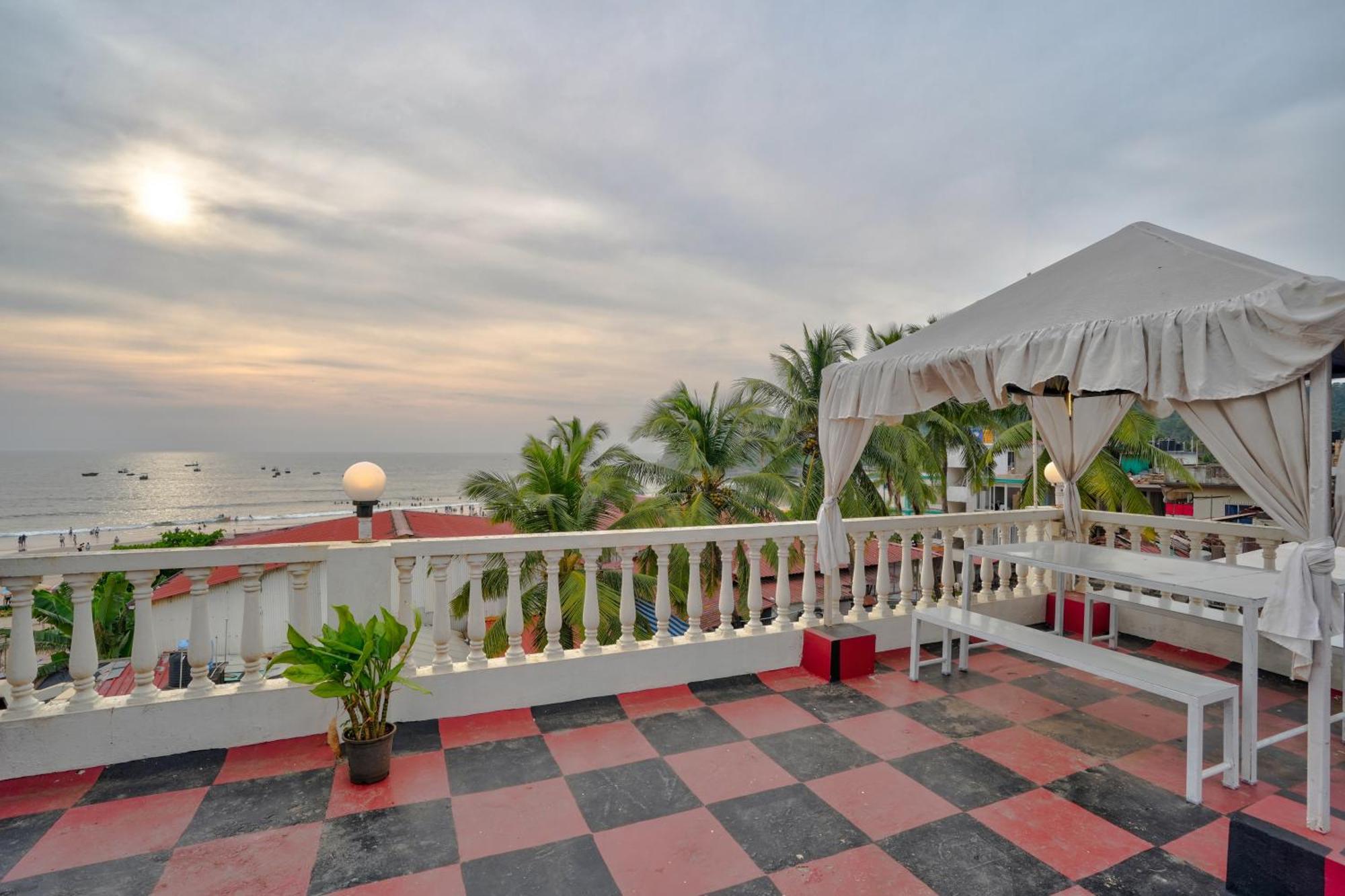 Hotel Salty Waves Baga Εξωτερικό φωτογραφία