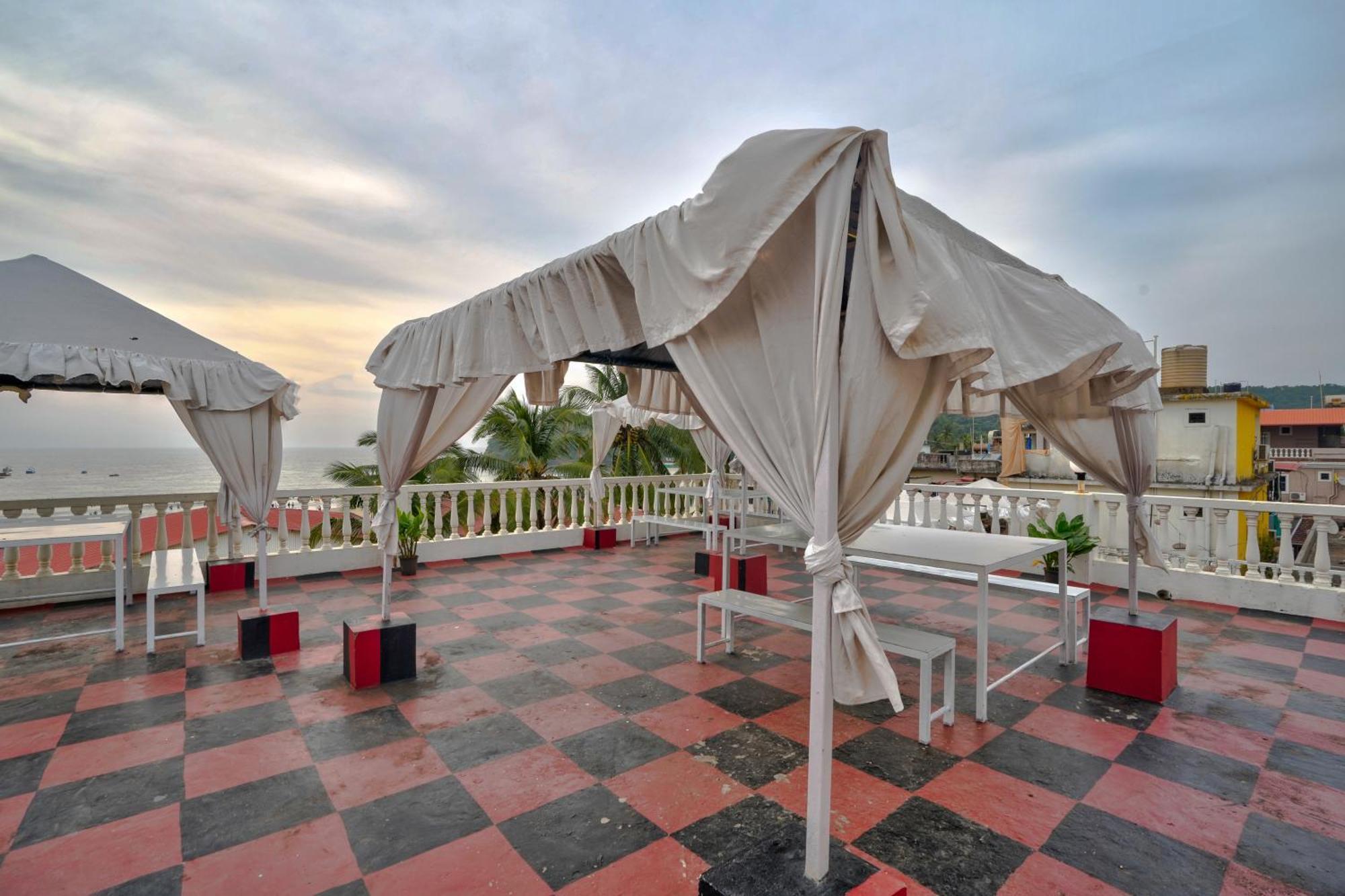 Hotel Salty Waves Baga Εξωτερικό φωτογραφία